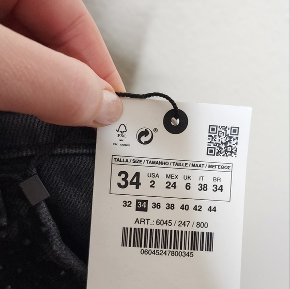 Zara Black With Embellishments Cut Off Shorts 2 NWT - Picture 5 of 6